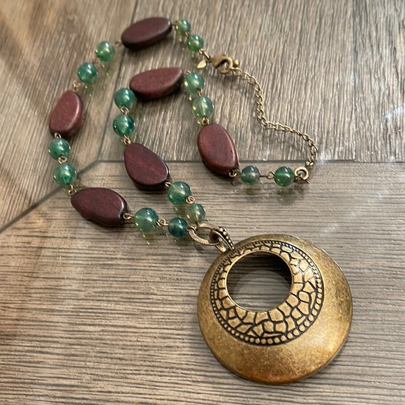 Vintage Avon Brown Wood & Acrylic Green Beaded Necklace with Round Medallion - Picture 15 of 15